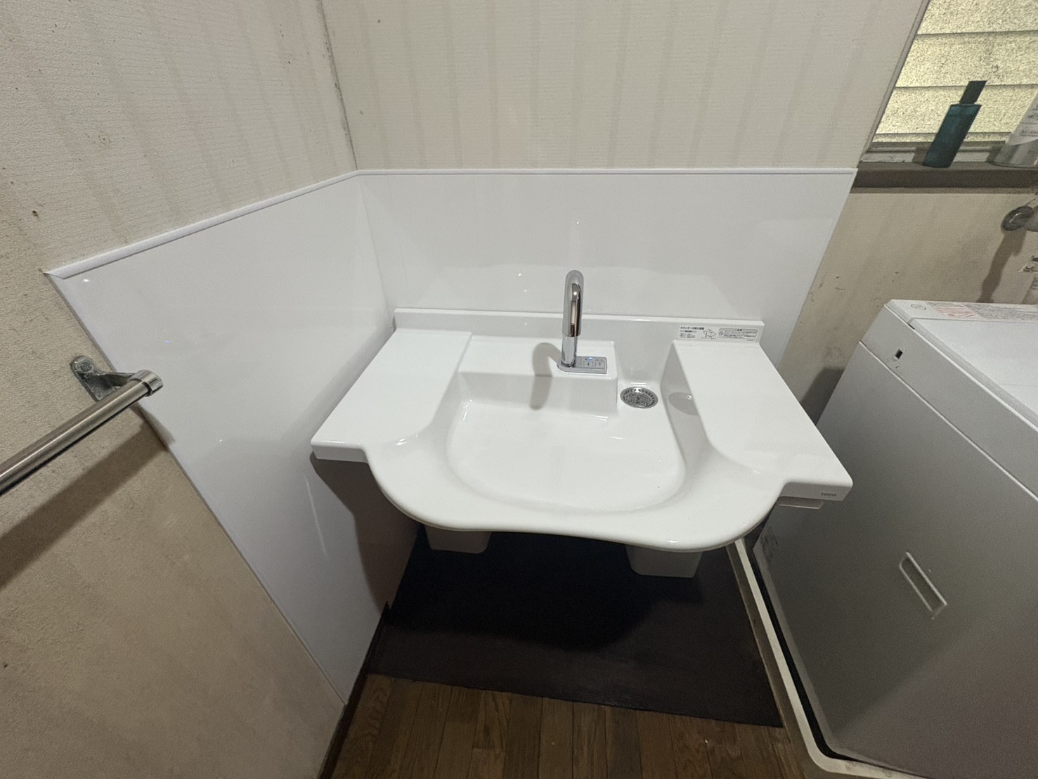 洗面台 防水パネル施工写真